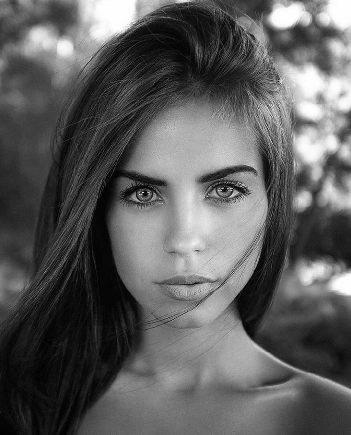 مدل سیاه قلم